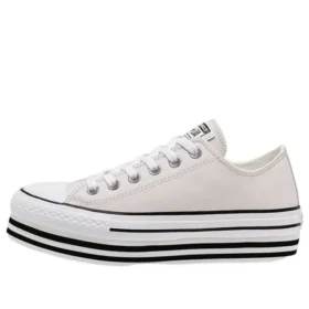 Chuck Taylor All Star Platform Low Top con suola in spugna color crema