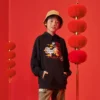 Felpa con cappuccio con stampa di lettere in stile cartone animato Taglie asiatiche “Nero Bianco Rosso”