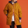 Giacca trapuntata con cappuccio a mezza lunghezza a colori contrastanti – Marrone