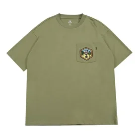 Maglietta con logo sul taschino Taglie asiatiche “Army Green”