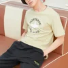 Maglietta con toppa Chuck Taglie asiatiche “Olive Aura”