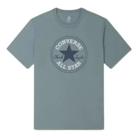 T-shirt Go-To Chuck Taylor All Star Patch Logo Standard Fit Taglie asiatiche “Blu” T-shirt Go-To Chuck Taylor All Star Patch Logo Standard Fit Taglie asiatiche “Blu”